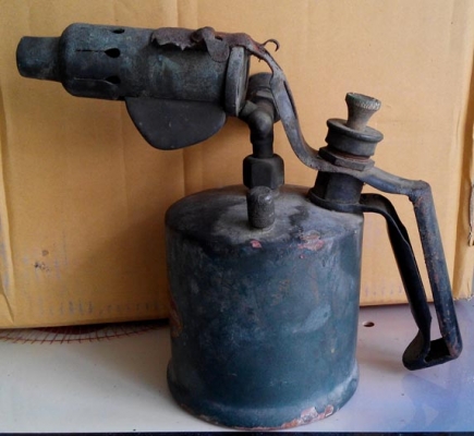 กาพ่นไฟ