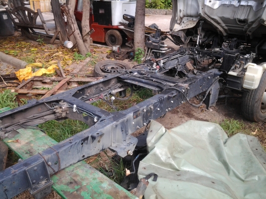 ขายแซสซีรถเชียงกงแกะขายครับ มีใบอินวอย อีซูซุNKR 6ล้อเล็ก มีคานหน้าเป็นปีกนก ล้อ7วง ขาย 35000 บาท