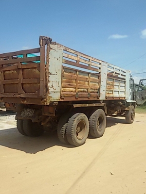 10 ล้อร๊อคกี้ 210 แรง