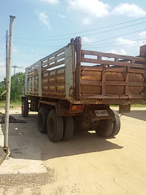 10 ล้อร๊อคกี้ 210 แรง