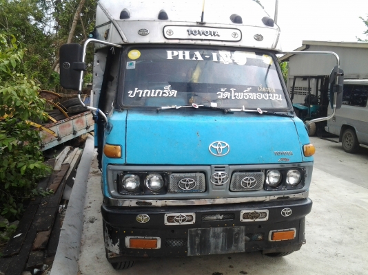 ขายรถโตโยต้าสองแถวพร้อมขับสวยๆ ทะเบียน ม.79 รถสวยมากขับดีครับ ยางคู่หน้าใหม่ แซสซีเป็นของไดฮัสสุใหญ่มากใหญ่10นิ้ว เครื่อง 85 แรง ขาย 149000 บาท