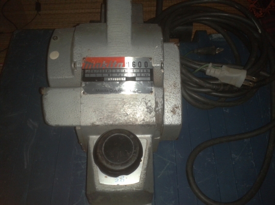 ขายกบไฟฟ้า makita รุ่น1600 สภาพสวยพร้อมใช้งาน