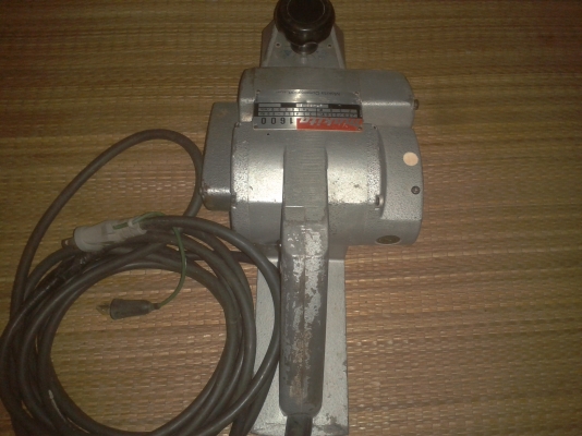 ขายกบไฟฟ้า makita รุ่น1600 สภาพสวยพร้อมใช้งาน