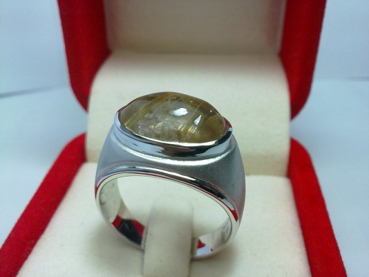 แหวนเงินชายพลอยไหมทองโปร่งข่ามแท้