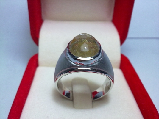 แหวนเงินชายพลอยไหมทองโปร่งข่ามแท้