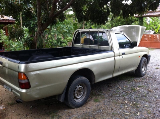 ขายรถกระบะMitsu Strada ตอนเดียวช่วงยาวสำหรับลุยและใช้งาน สภาพเครื่องดีมาก ต่อทะเบียนและภาษีได้ตลอด ขายสด 57,000.-บาท สนใจติดต่อ Gun Chiangmai 093-9319456