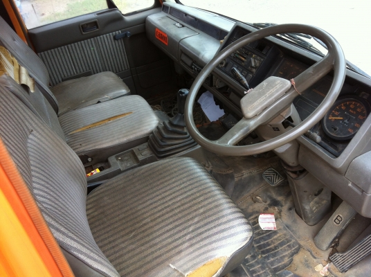 ขายรถ 6 ล้อ ยาว รุ่น NISSAN UD CP180