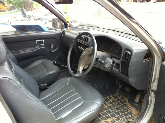 ขายรถกระบะ เบนซิน NISSAN BIG M