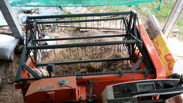 ขายรถเกี่ยวข้าว คูโบต้า แพ็คคุ่ DC60 สภาพพร้อมใช้งาน เครื่องดี ใช้งานทุกปี ช่วงล่างดี ตู้สีดี