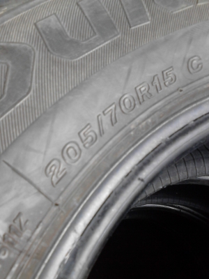205/70R15 BRIDGESTONE DURAVIS R611 มีชุด 4 เส้น TEL.081-427-3941 205/70R15 BRIDGESTONE DURAVIS R611 มีชุด 4 เส้น TEL.081-427-3941