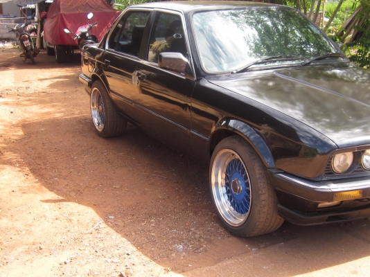 ขายbmw E30วิ่ง180นิ่งๆครับ ขายbmw E30วิ่ง180นิ่งๆครับ