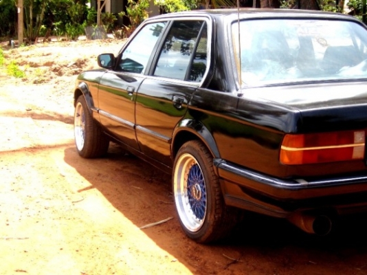ขายbmw E30วิ่ง180นิ่งๆครับ ขายbmw E30วิ่ง180นิ่งๆครับ