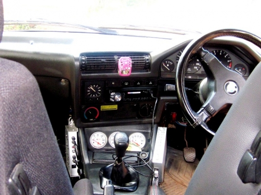 ขายbmw E30วิ่ง180นิ่งๆครับ ขายbmw E30วิ่ง180นิ่งๆครับ