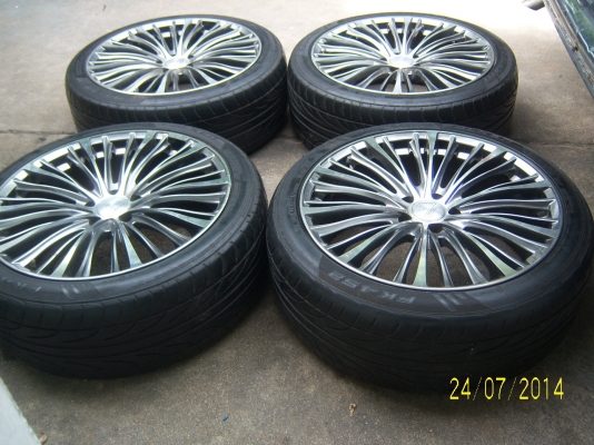 แม็กพร้อมยาง 245 40 20 ปี 11