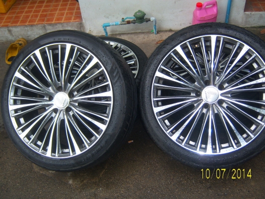 แม็กพร้อมยาง 245 40 20 ปี 11