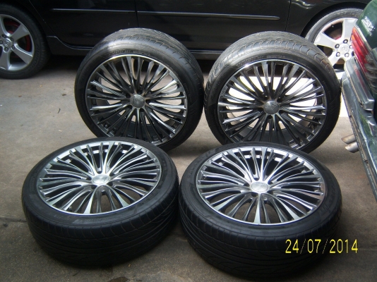 แม็กพร้อมยาง 245 40 20 ปี 11