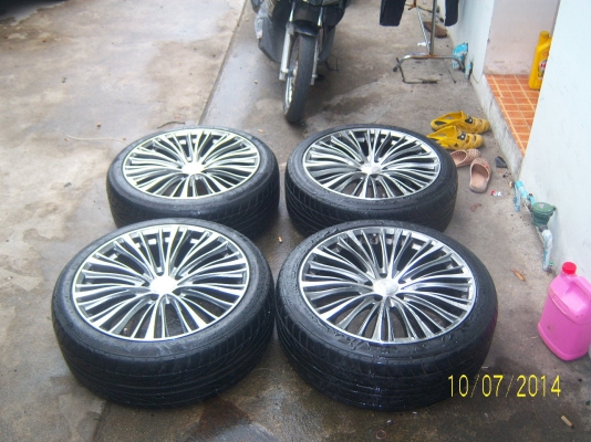 แม็กพร้อมยาง 245 40 20 ปี 11