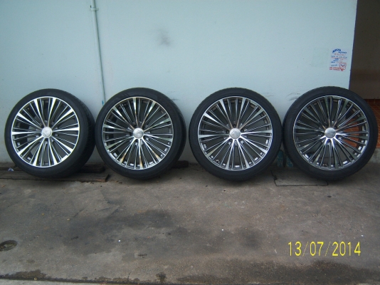 แม็กพร้อมยาง 245 40 20 ปี 11