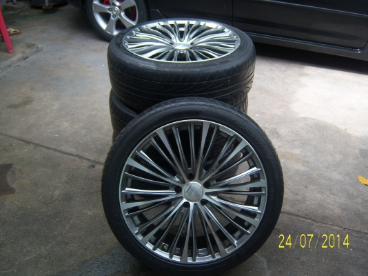 แม็กพร้อมยาง 245 40 20 ปี 11