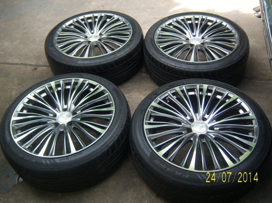 แม็กพร้อมยาง 245 40 20 ปี 11