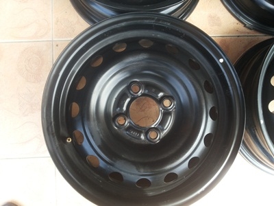 ขายล้อกะทะขอบ14 4รู100 พร้อมฝาครอบ 4 วง