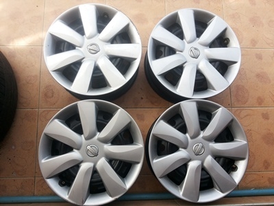 ขายล้อกะทะขอบ14 4รู100 พร้อมฝาครอบ 4 วง