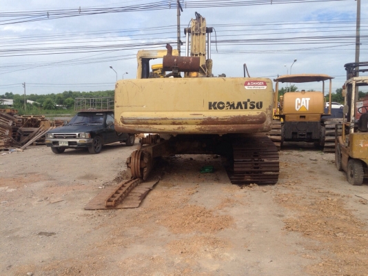 ขายรถแมคโครPc200-6 ตามสภาพ หรือ ตัดแยกอะไหล่ สนใจติดต่อ บอย085-156-2314