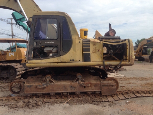 ขายรถแมคโครPc200-6 ตามสภาพ หรือ ตัดแยกอะไหล่ สนใจติดต่อ บอย085-156-2314