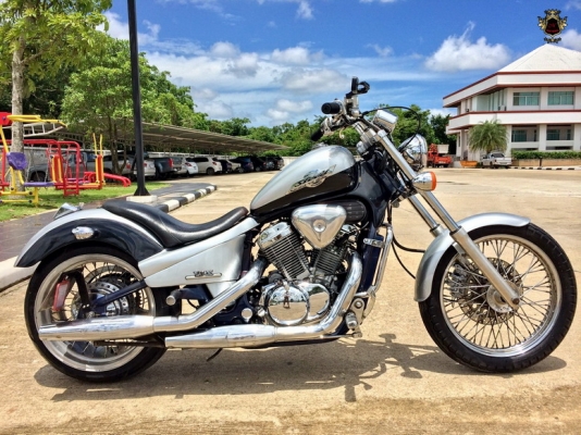 HONDA STEED 600CC สีทูโทนลาย100ปี ล้อโตยาง200 ทะเบียนแท้โอนขนส่ง 145,000 -