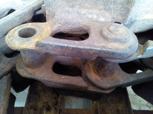 ขายเเทรคแบคโฮเล็กใช้ได้กับ pc20,25,30 ราคาถูกๆครับ