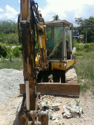 komatsu pc40-6 รถสวย เครื่องดี สภาพพร้อมใช้งาน รถยังใช้งานอยู่ ราคาคุยได้ 087-2976734