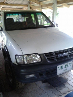 อีซูซุ ดราก้อน ปี 87 สีขาว 4x4 รถใช้มือเดียว อีซูซุ ดราก้อน ปี 87 สีขาว 4x4 รถใช้มือเดียว