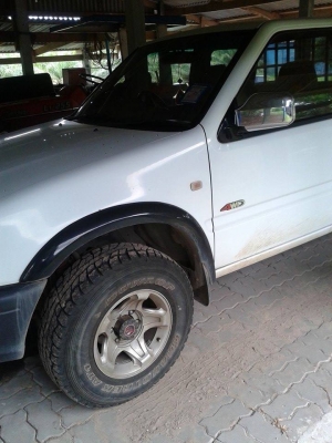 อีซูซุ ดราก้อน ปี 87 สีขาว 4x4  รถใช้มือเดียว