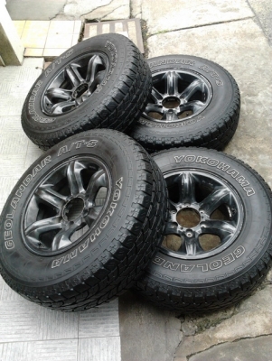 ล้อขอบ 16 เล็บเหยี่ยว แท้ๆ + Yokohama 245/70/16 ปี10 ล้อขอบ 16 เล็บเหยี่ยว แท้ๆ + Yokohama 245/70/16 ปี10