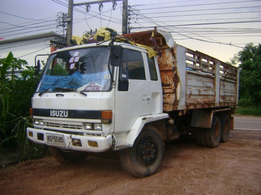 อีชูชุ  FVZ เครื่อง 6 BG 175 แรง  2 เพลา   ราคา  720,000  บาท