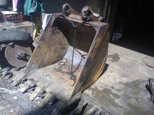 ขายบุ้งกี๋๋ PC200-6  นครศรีธรรมราช  25,000