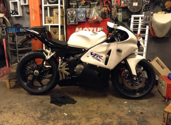 ขายครับ nc30 สภาพทำใหม่หมดแล้วทั้งคันทะเบียนแท้โอนขนส่งครับพร้อมใช้งานทันที