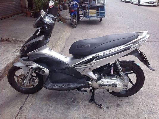 Air bland  ปี 50 สีแดง ดำ เครื่องดี เครื่องเดิมๆ  มีเล่มเอกสารครบ ไม่มีควัน ไม่หลวม