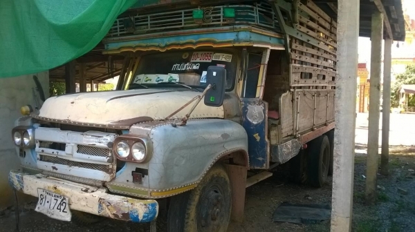 ขายด่วน 10 ล้อหัวยาว 2 เพลาใหญ่ พร้อมถังน้ำ 12000 ลิตร เครื่อง EH700 168 HP สโลว์อินเตอร์ ทะเบียนพร้อมโอน