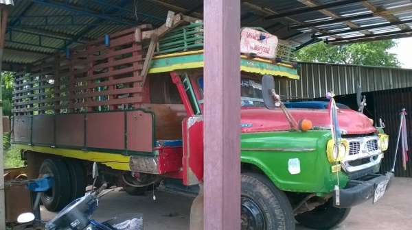 ขาย 6 ล้อหัวยาว สภาพสวยจัดยางใหม่ทั้ง 6 เส้น  เครื่อง 6BD1 165 HP เฟืองท้ายจัมโบ้ สโลว์เกียร์กลาง คัสซีสวยตลอดเส้น ทะเบียนเต็มพร้อมโอน