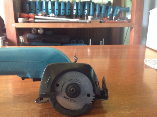 ขายเครื่องตัดกระเบื้องไร้สาย Makita 3 3/8" สภาพใหม่เก่าเก็บ