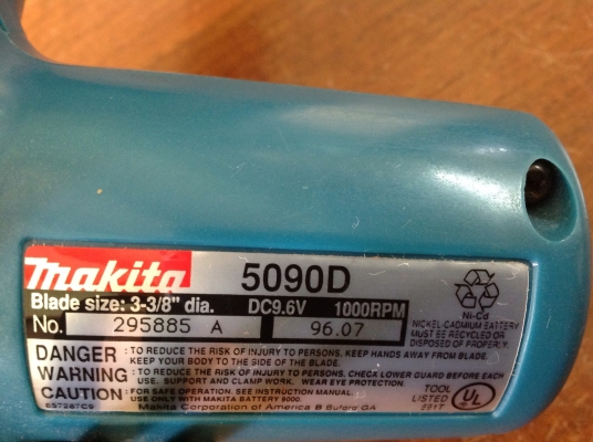 ขายเครื่องตัดกระเบื้องไร้สาย Makita 3 3/8" สภาพใหม่เก่าเก็บ