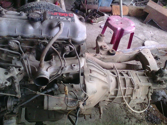 ขายเครื่องยนต์  TOYOTA  2L