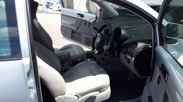 VOLKSWAGEN - NEW BEETLE - 2.0 AT ปี2002 สีเงิน(ตะกั่ว) เกียร์อัตโนมัติ เครื่องเบนซิน 2000cc VOLKSWAGEN - NEW BEETLE - 2.0 AT ปี2002 สีเงิน(ตะกั่ว) เกียร์อัตโนมัติ เครื่องเบนซิน 2000cc