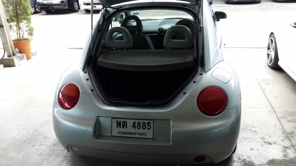VOLKSWAGEN - NEW BEETLE - 2.0 AT ปี2002 สีเงิน(ตะกั่ว) เกียร์อัตโนมัติ เครื่องเบนซิน 2000cc