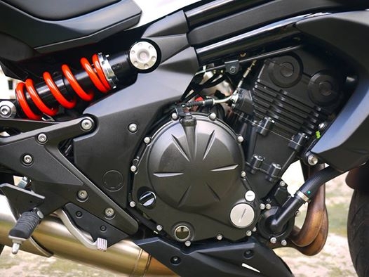 ขาย ER6N พร้อมทะเบียนแท้ไม่ขาดต่อ เอกสารคู่มือทุกอย่างครบ โฉมใหม่ล่าสุด ปี 2014 สภาพใหม่กริ๊ป