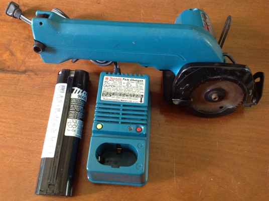 ขายเครื่องตัดกระเบื้องไร้สาย Makita 3 3/8"