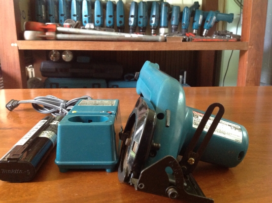 ขายเครื่องตัดกระเบื้องไร้สาย Makita 3 3/8"