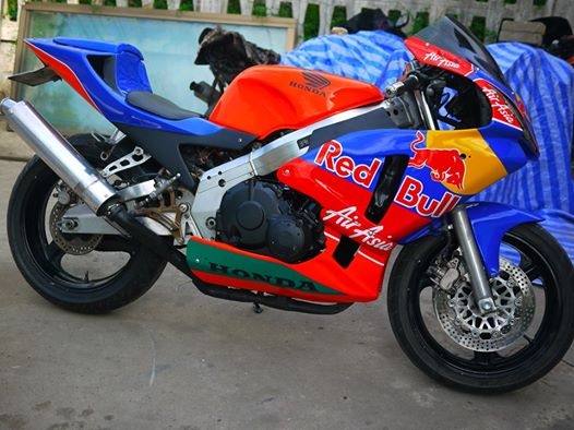 ขาย Cbr 400 แฟริ่ง Rc211 พร้อมทะเบียนแท้ สีใหม่ ราคา 82000 ขาย Cbr 400 แฟริ่ง Rc211 พร้อมทะเบียนแท้ สีใหม่ ราคา 82000