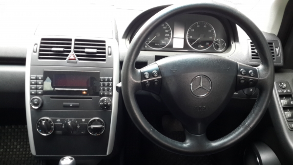MERCEDES-BENZ - A-CLASS - A170 1.7 AT ปี2006 สีเทา เกียร์อัตโนมัติ เครื่องเบนซิน 1700cc MERCEDES-BENZ - A-CLASS - A170 1.7 AT ปี2006 สีเทา เกียร์อัตโนมัติ เครื่องเบนซิน 1700cc